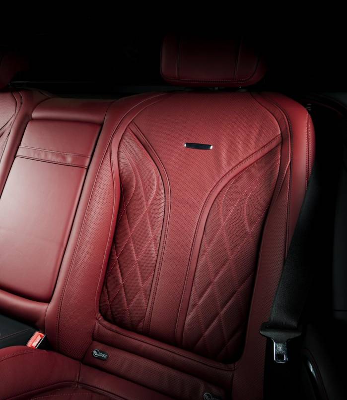 back-passenger-seats-in-modern-luxury-car2